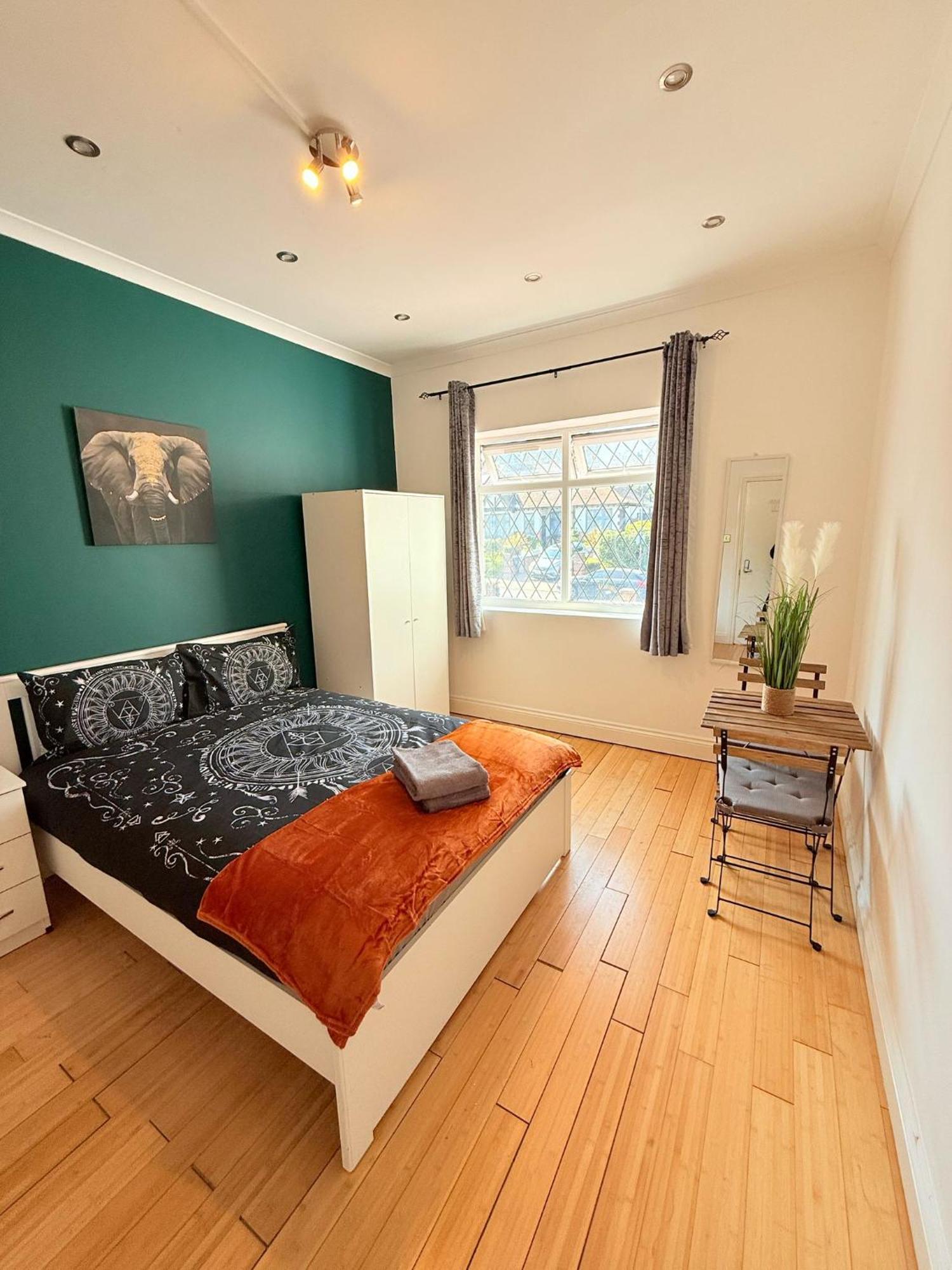 Wembley Rooms London Bagian luar foto