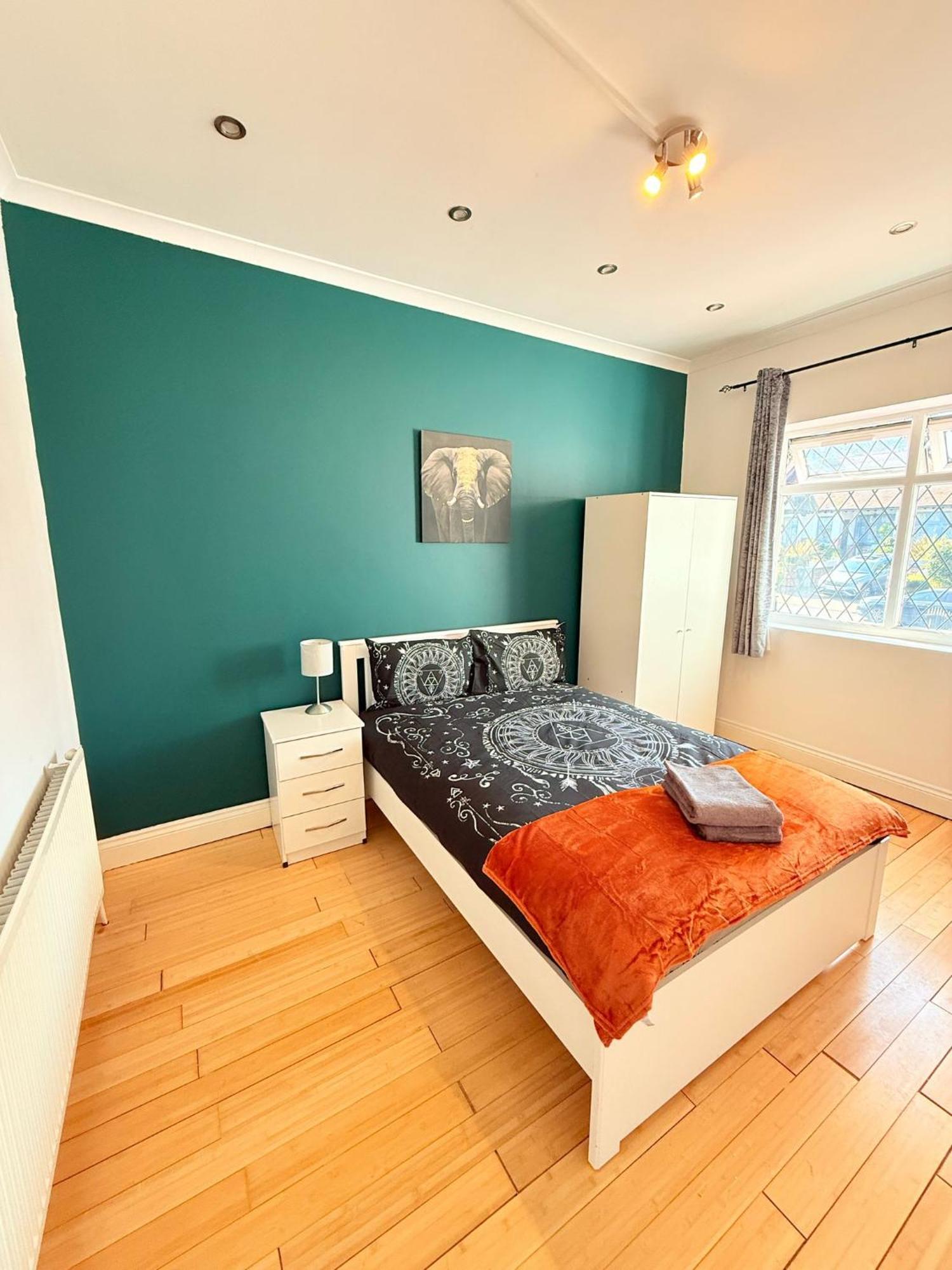 Wembley Rooms London Bagian luar foto