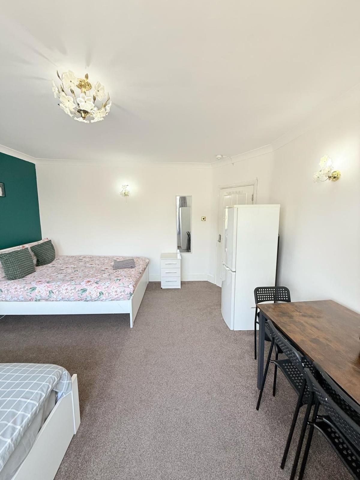 Wembley Rooms London Bagian luar foto