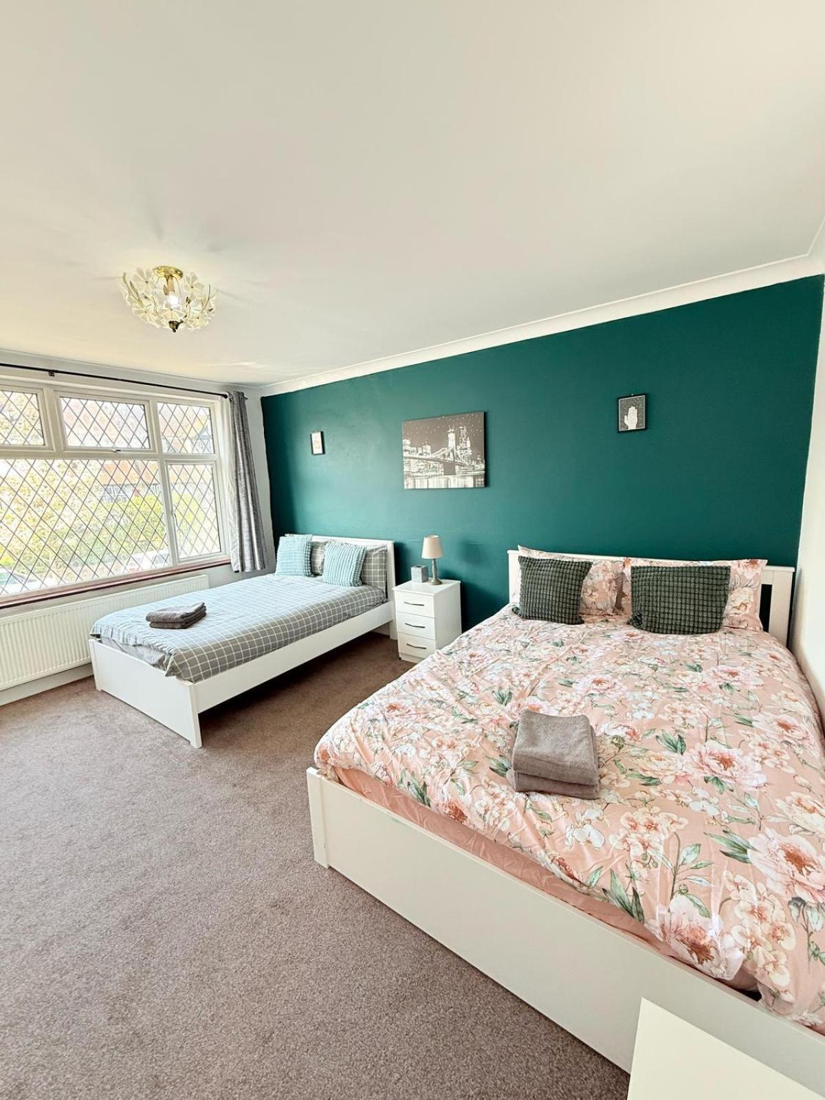 Wembley Rooms London Bagian luar foto
